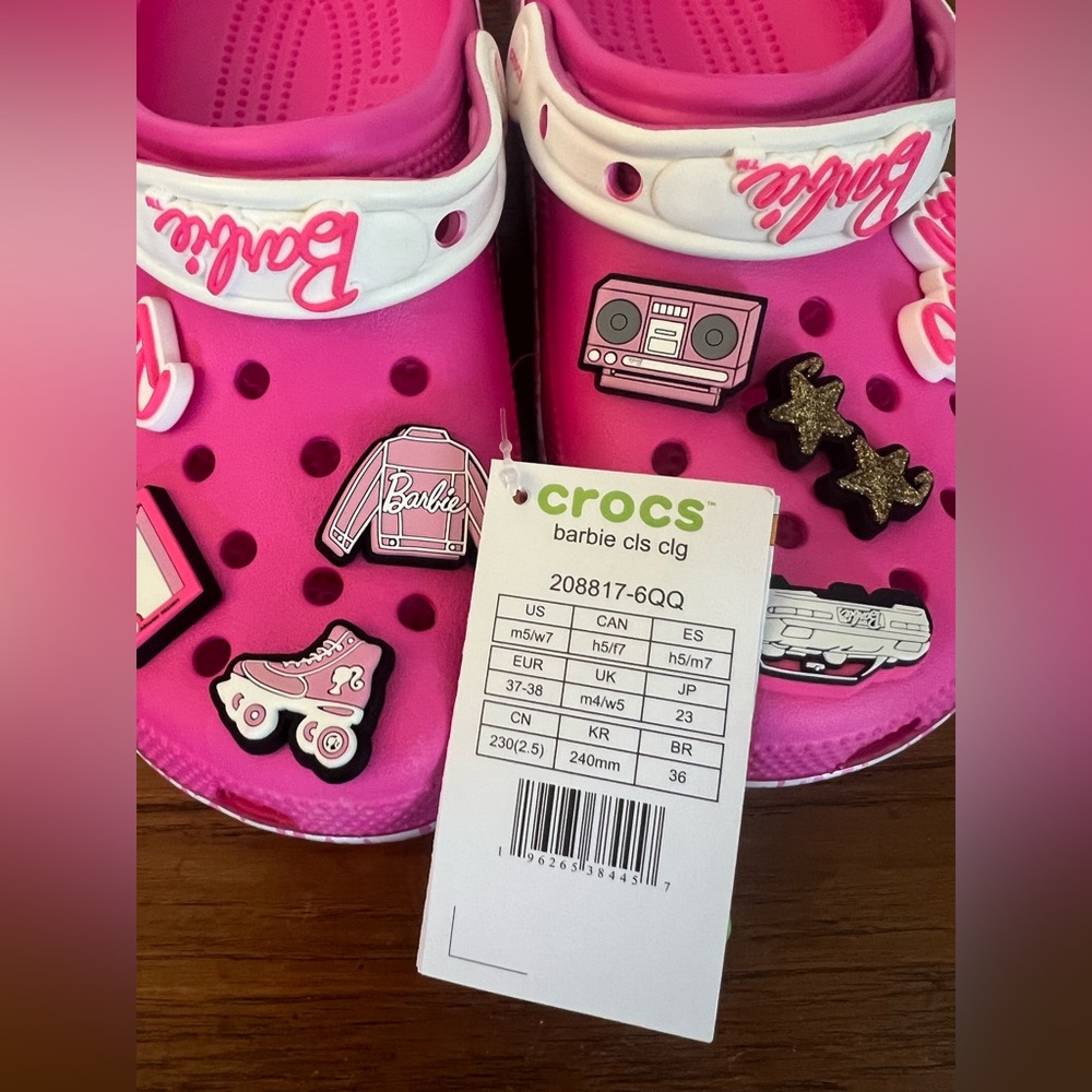 New Crocs X Barbie Classic Clogs Electric Pink 208817-6QQ M5/W7 NEW - Picture 2 of 5